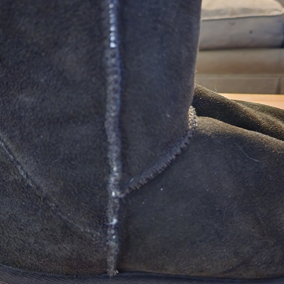 BOOTS - Picture 6 of 8